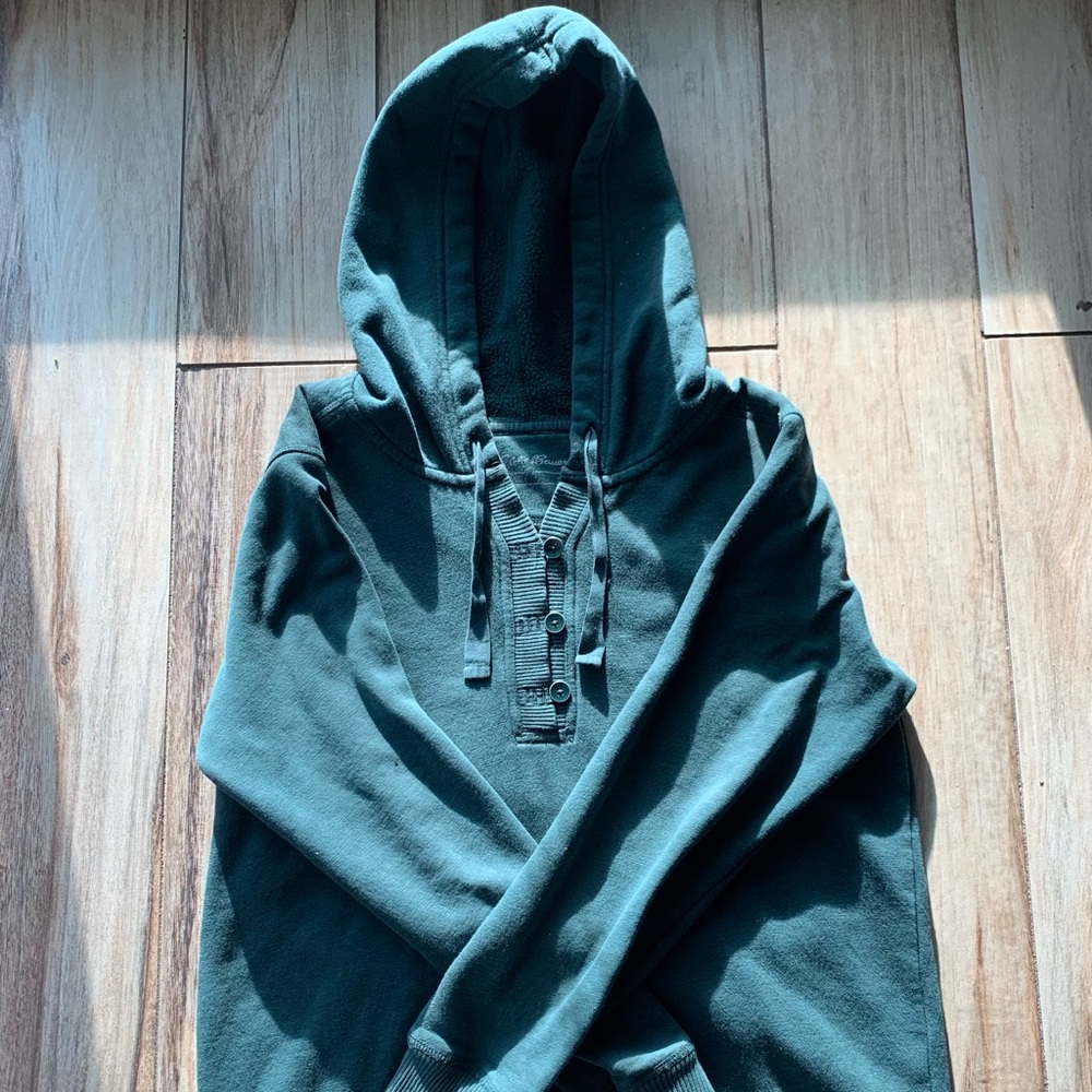 Warm cozy sweater perfect for the winter and those cold days!